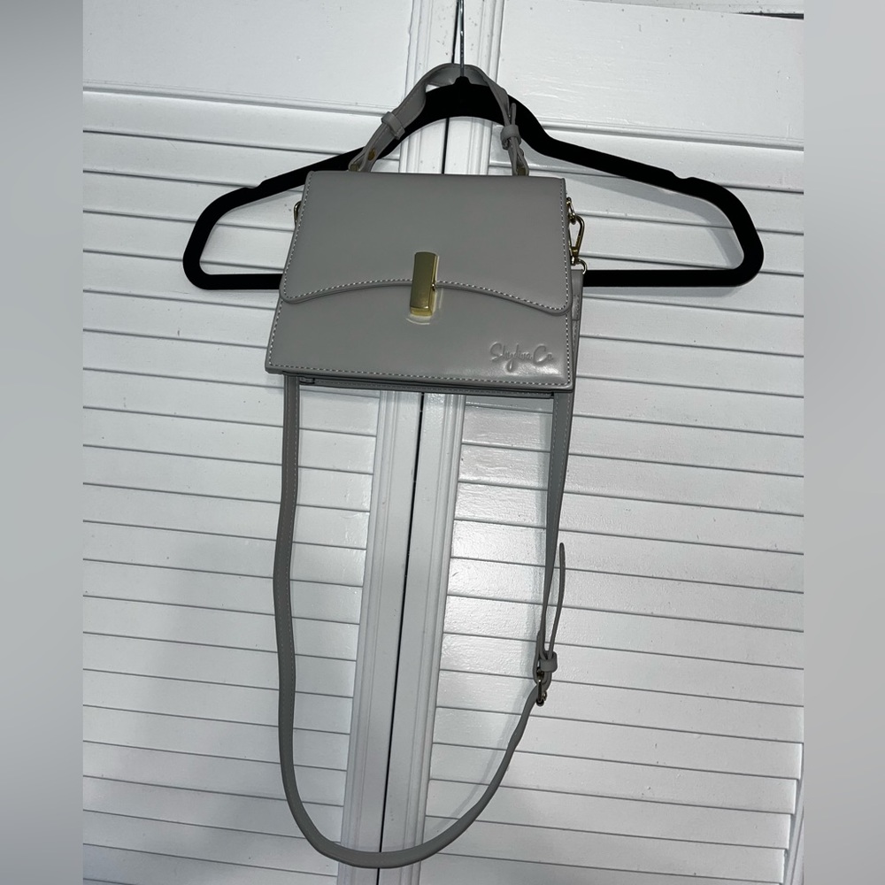 Shydiva Co light grey small cross body purse